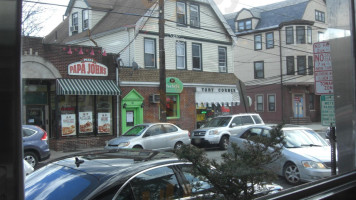 Americana Diner outside