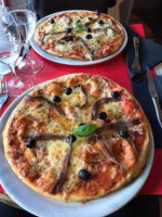 Pizzeria Il Divino food