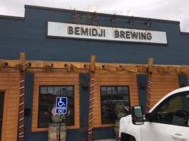 Bemidji Brewing outside