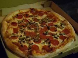 Lil Yony's Pizzeria food