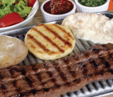 Tres Cuartos Parrilla Express food