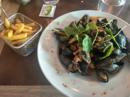 La Taverne Table De Caractère Chasseneuil Du Poitou food