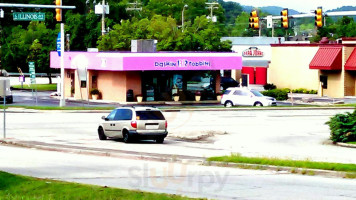 Baskin-robbins outside