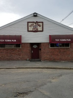 Toy Town Pub food