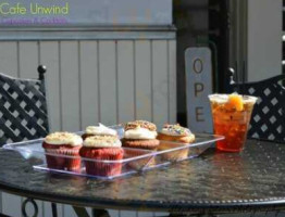 Unwind Cupcakes Cocktails food