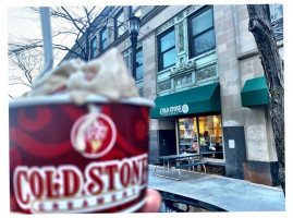 Cold Stone Creamery inside