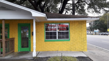 Perry's Caribbean Seafood Kitchen outside