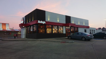 Arby's outside