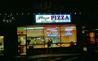 Plaza Pizza food