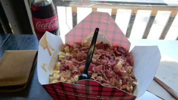 Smoke's Poutinerie food