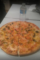 Zita Pizza food