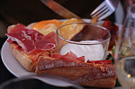 Le P'tit Barcelone food