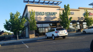 Wingstop outside