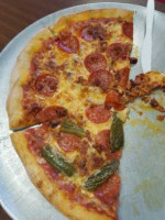 Victors Pizza food