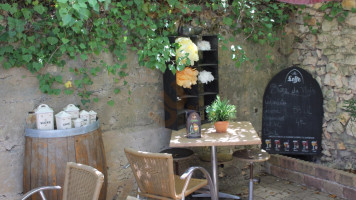 les terrasses du clapas inside