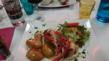 Cafe De La Gare Chez Roger food