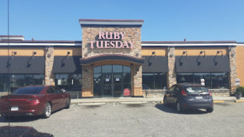 RUBY TUESDAY outside