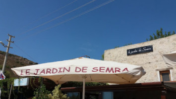 Le Jardin De Semra outside