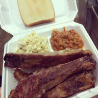 Mofo's Bbq food