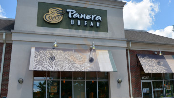 Panera Bread outside