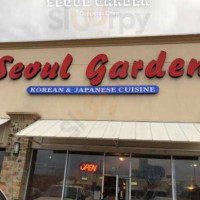 Seoul Garden outside