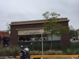 Bagels & Bagels outside