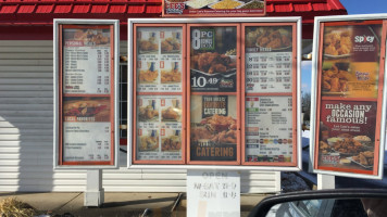 Lee's Famous Recipe Chicken outside