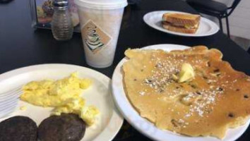 Batten's Donuts And Bakery food