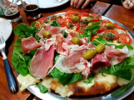 Bodegon de Pizzas Inmortales food