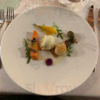 Le Clos Pierrepont food