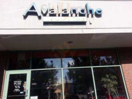 Avalanche Bubble Tea outside