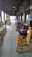 Cracker Barrel Old Country Store outside