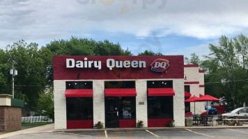 Dairy Queen outside