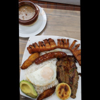 El Machetico Colombiano food