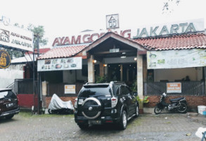 Jakarta Fried Chicken outside