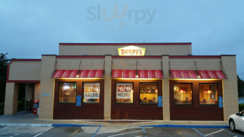 Denny's outside