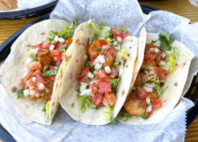 Cavanaughs River Deck food