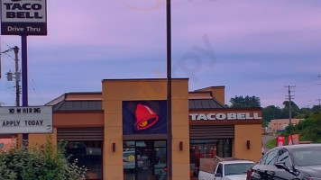 Taco Bell outside