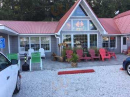 Assateague Crab House outside