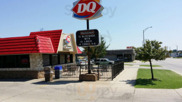 Dairy Queen outside