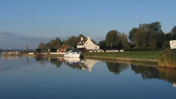 Reedham Ferry Complex food