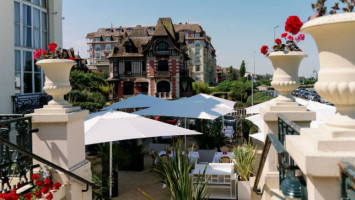 Casino Barriere De Deauville Restaurant inside