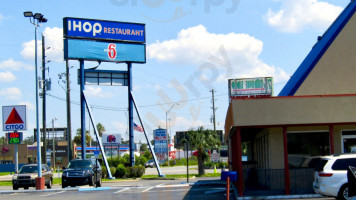 Ihop outside