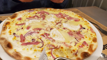 Leuca Pizzas Saint-Martin de la Lieue food