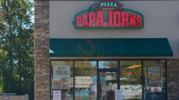 Papa Johns Pizza outside