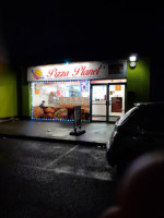 Pizza Planet 2 outside