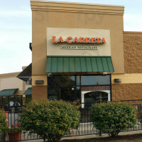 La Carreta outside