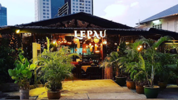 Lepau outside