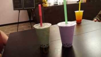 Lucky's Boba Tea food