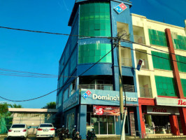 Domino's Pizza Tangkak outside